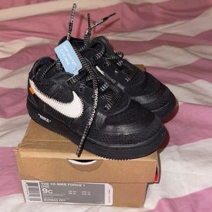 TODDLERS OFF-WHITE NIKE FORCE 1s size 9C